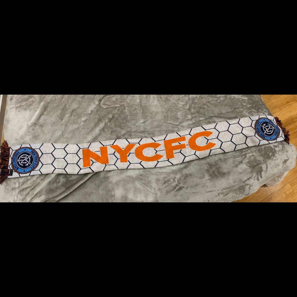 LIKE NEW NYCFC Rally Scarf